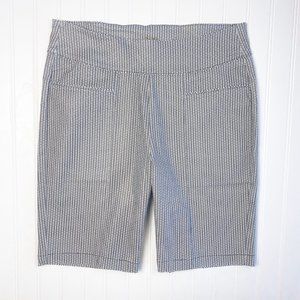 [NWT] Nancy Lopez Black/White Pully Golf Short | Size 10